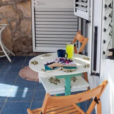 Ferienhaus Small House At Seafront Tisno