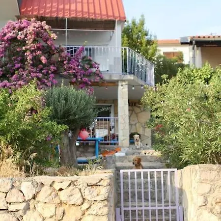 Small House At Seafront Holiday home *