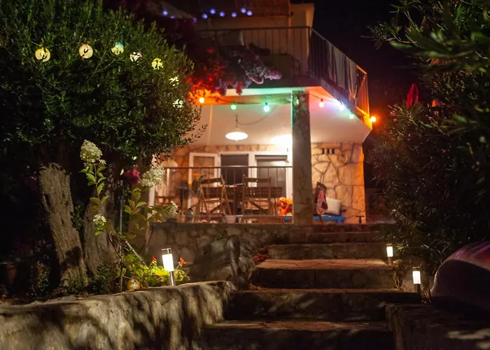 Small House At Seafront Semesterbostad *