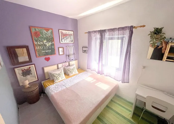 Small House At Seafront Semesterbostad