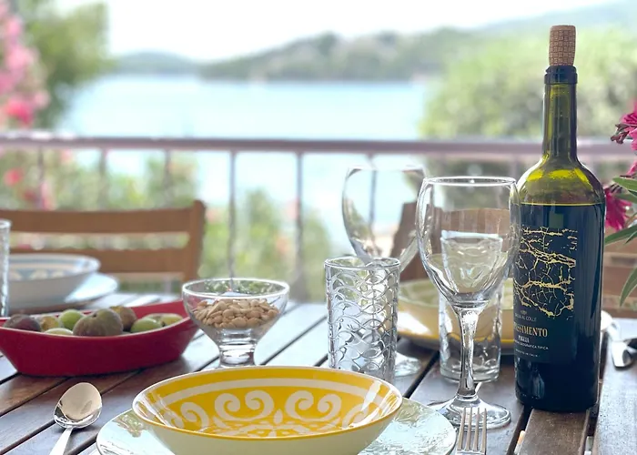 Small House At Seafront Semesterbostad *