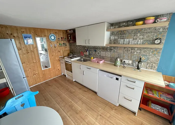 Semesterbostad Small House At Seafront